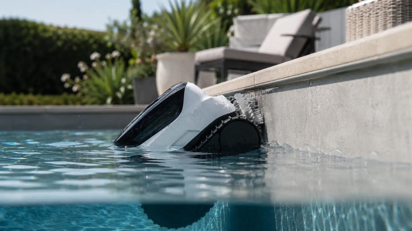 Robot fond seul ou fond, parois et ligne d’eau ? — conseil illustré par RB Piscines à Valence (3)