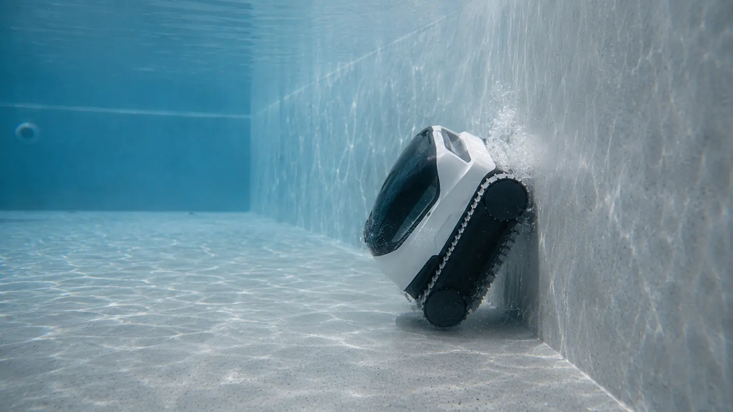 Pourquoi mon robot ne monte-t-il plus aux parois ? — conseil RB Piscines à Valence